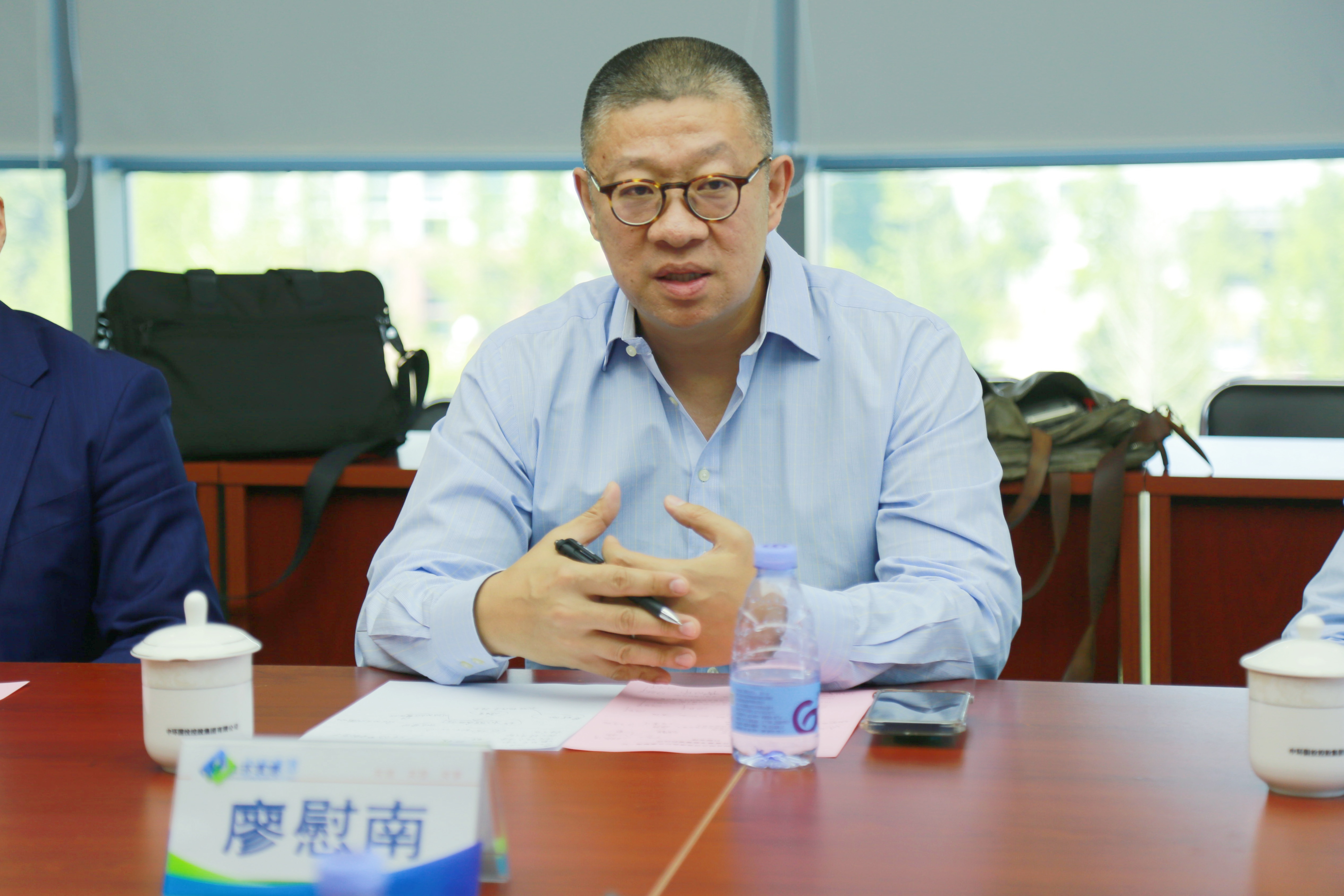 中环寰慧集团与信达国际举行战略合作签约仪式- 集团新闻- 中环寰慧科技集团有限公司